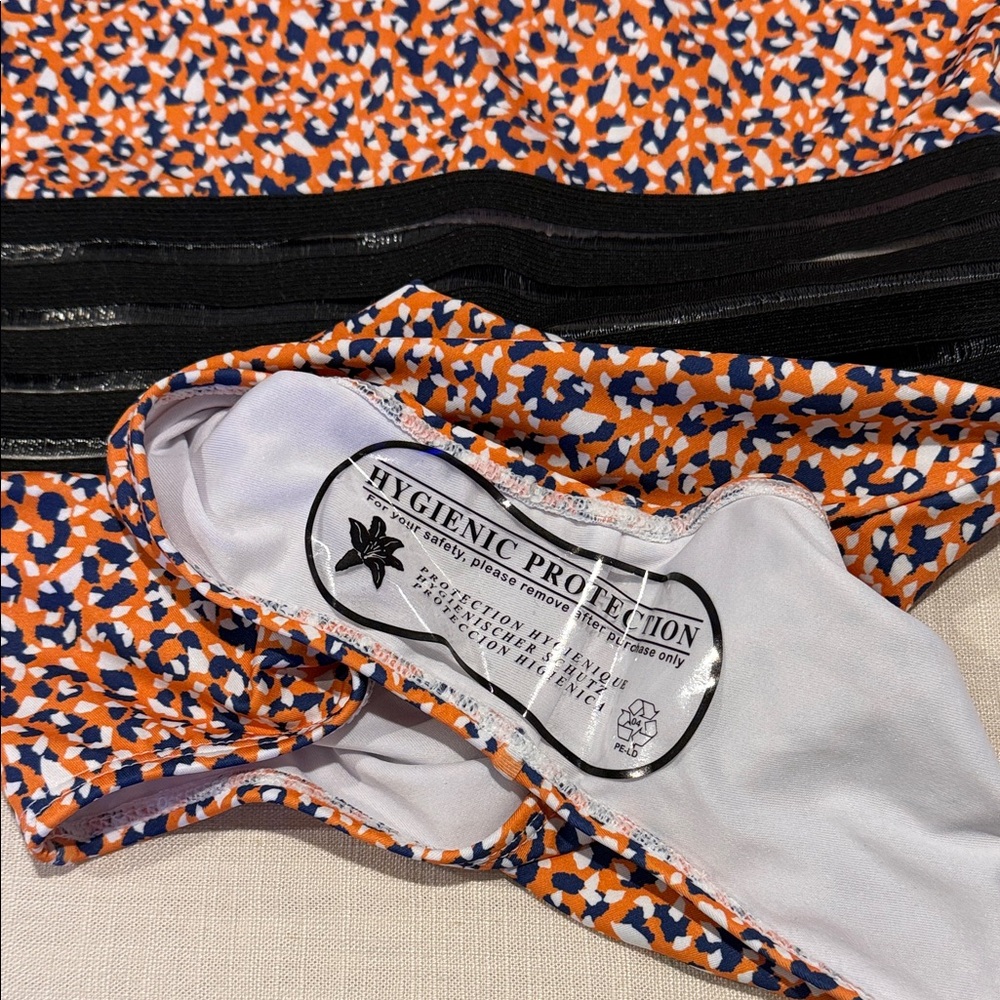 NWT Averíe One-Piece Swimsuit - Picture 5 of 8